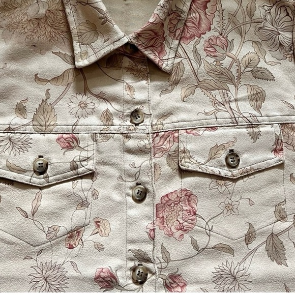 Bu JJ Cream and Pink Utility Jacket with Floral Design - Picture 8 of 8